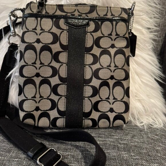 Coach Crossbody Bag – Excellent Condition Original Hangtag 👜 - Picture 2 of 7